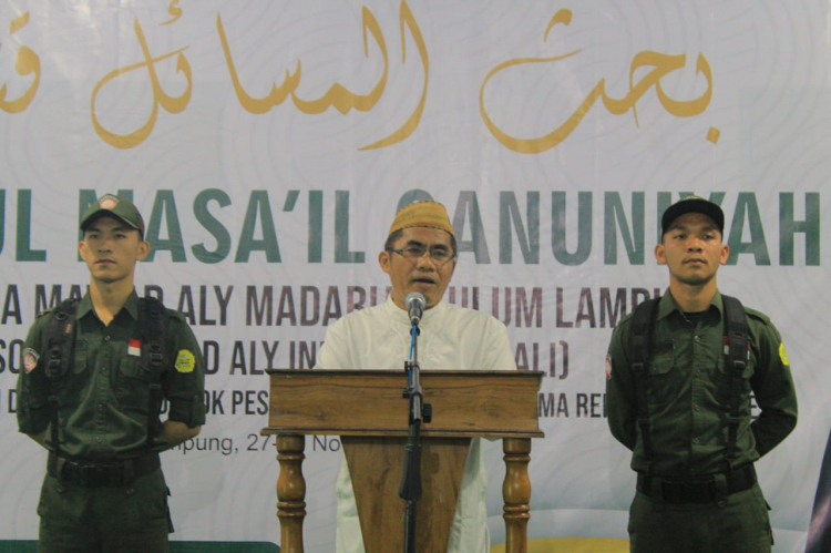 Ketua Amali KH Nur Hannan dalam pembukaan Bahtsul Masail di Ma’had Aly Madarijul Ulum, Lampung, pada Minggu (27/11/2022).